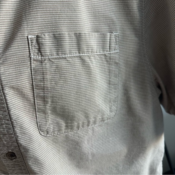 The North Face Men's Tan Button Down Shirt activewear loungewear - Picture 5 of 9